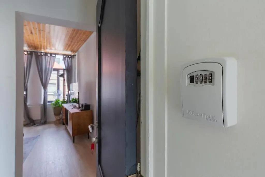 Cosy Duplex Nearby City Centre Of Ghent For 6 0*,